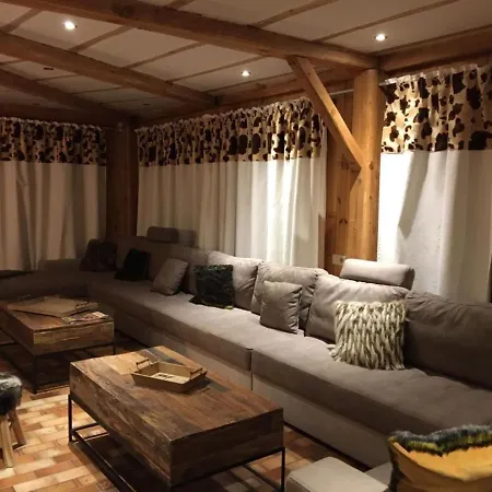 Charming Holiday In With Garden Σπίτι διακοπών Membre