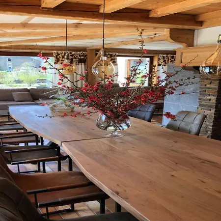 Σπίτι διακοπών Charming Holiday In With Garden